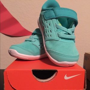 NIB NIKE Stella 6C Toddler Shoes